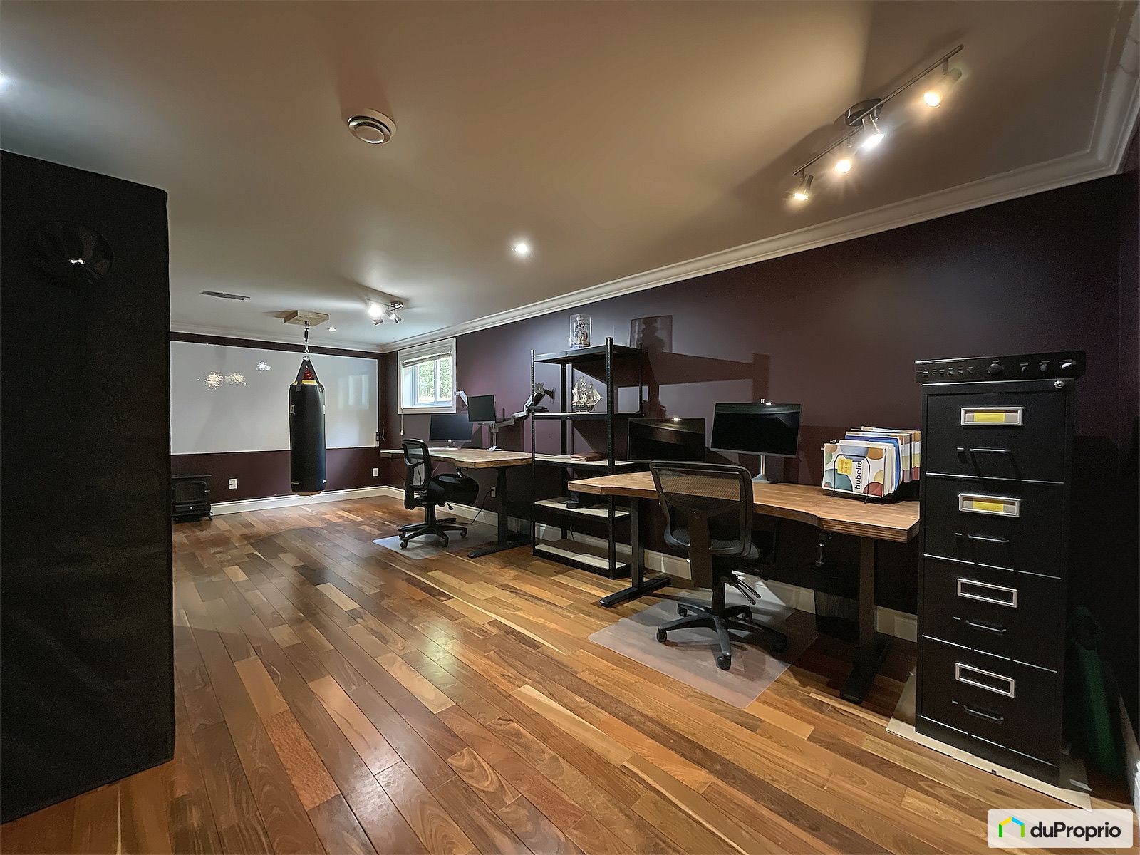 Salle de séjour sous-sol